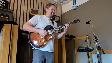 Jay, always having a good time when he's got an instrument in his hand.  Getting ready to tear up 'Around You'.